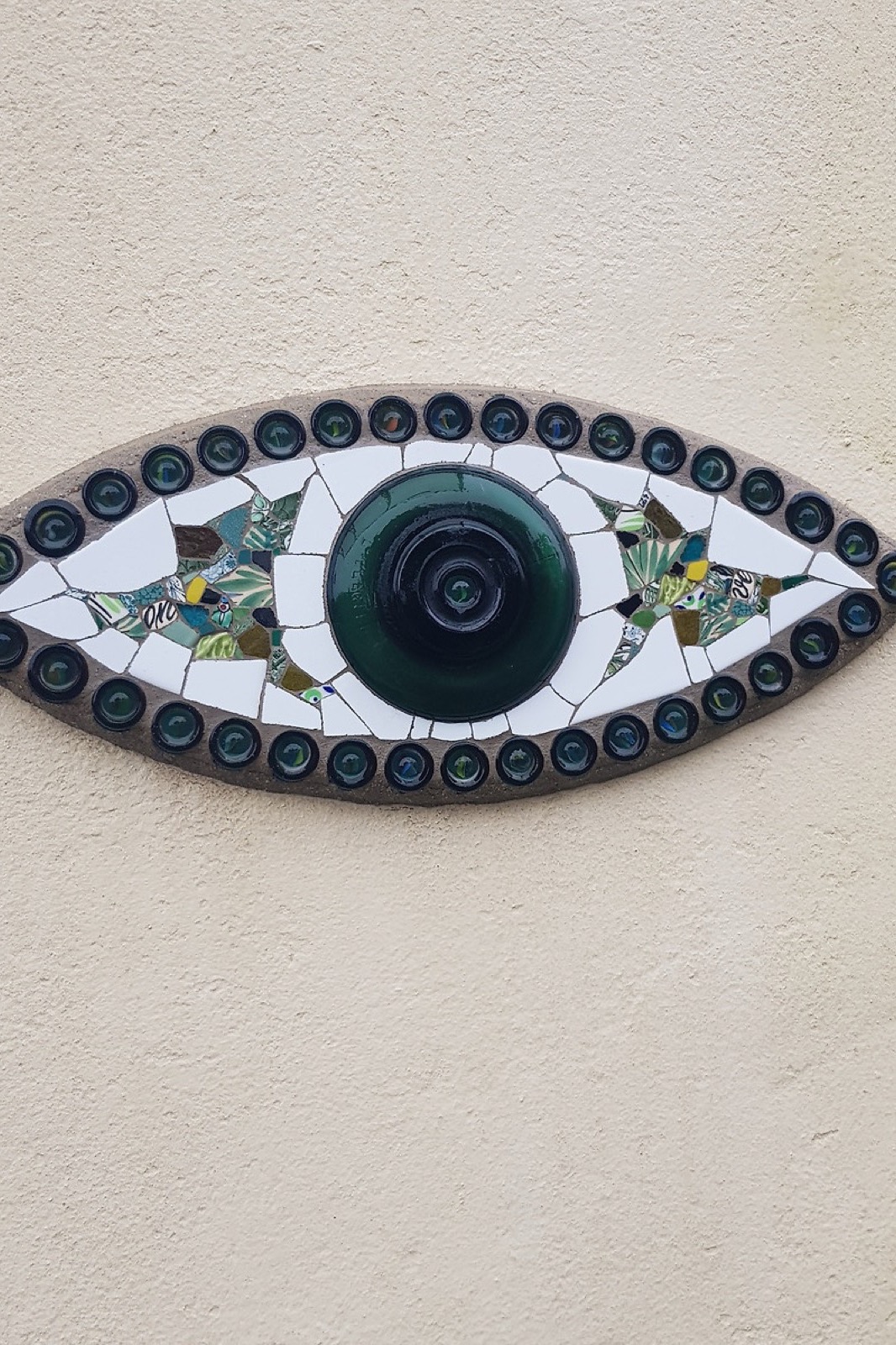 Mosaik „Das Auge von Pierre Chanteau“